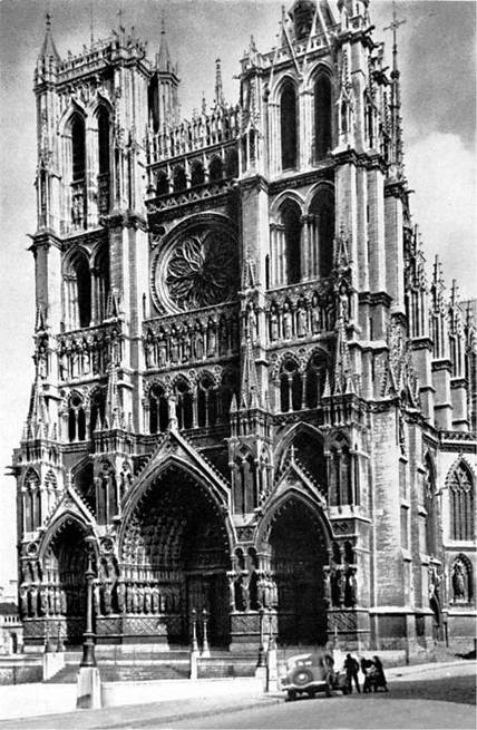 Фото самого большого во Франции готического собор. Амьен. XIII - XV вв.